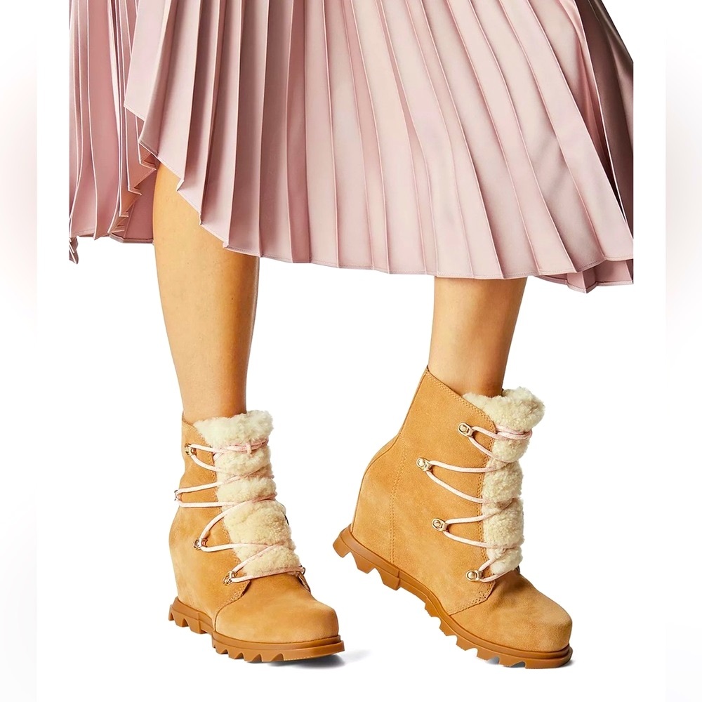 🌸 SOREL Joan of Arctic III Lace Cozy Boots Tawny Buff size 8.5